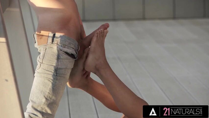 21 NATURALS From Yellow Socks Hardcore Fucking Veronica Leal SD (2026)