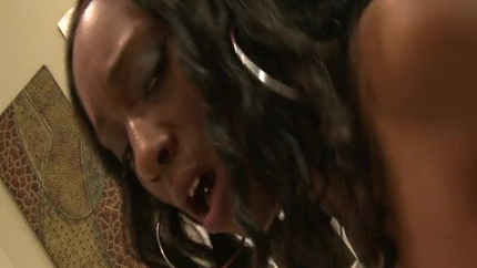 Ebony Booty Clapping - Erika Vuitton SD (2026)